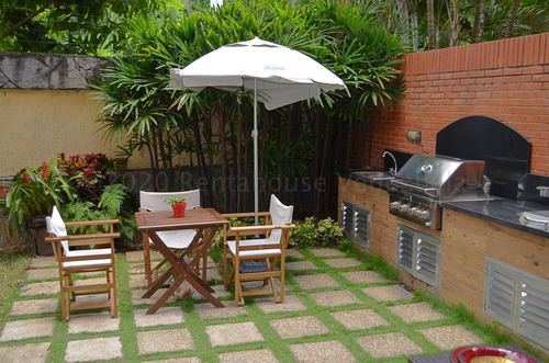 En Venta Encantador Apartamento En Planta Baja En Los Samanes Jb