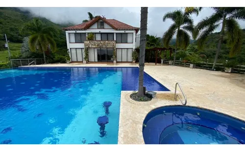 Finca En Venta , En San Jerónimo , Antioquia , Colombia.