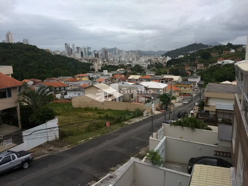 Imagem 2 de 30 de Casa Para Venda No Bairro Ariribá Em Balneário Camboriú, 11 Quartos Sendo 1 Suíte, 5 Vagas, - Ml_28