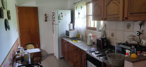 Chalet Impecable En Zona Residencial.