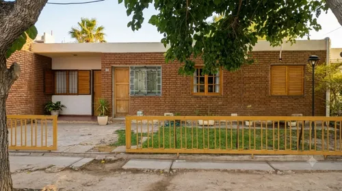 Casa Barrio San Juan. 4 Habitaciones. Rivadavia - foto 1