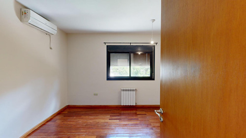 Venta Casa 4 Dormitorios 4 Baños / Pileta B. Jardin Claret