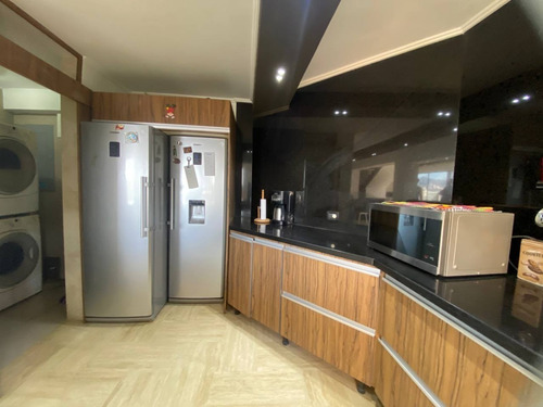 Imagen 17 de 29 de Fernando Guerrero Vende Apartamento Duplex Tipo Pent House En Res. Santa Teresita. Mañongo.