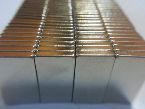 Imagem 5 de 6 de Imã De Neodímio / Super Forte / 20mm X 10mm X 2mm - 2 Peças