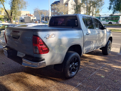 Toyota Hilux 2.8 Cd Srv 177cv 4x4