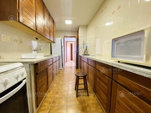 Venta Apartamento 3 Dormitorios, Piso Alto, Torre Tradicional En Punta Del Este