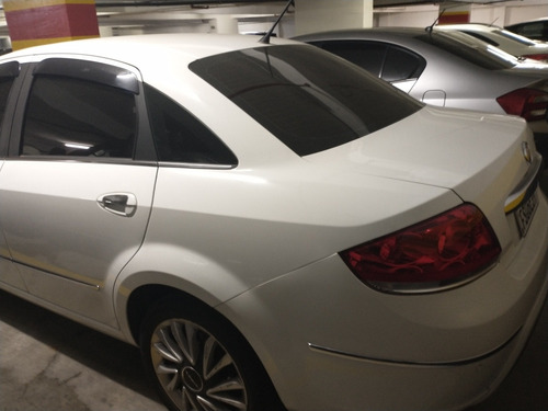 Imagem 2 de 6 de Fiat Linea 2016 1.8 16v Absolute Flex Dualogic 4p