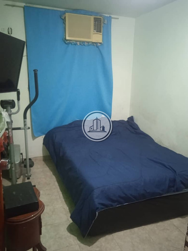 En Venta Apartamento En Urb. Lago 2 Precio De Oportunidad. Amoblado 005jsc