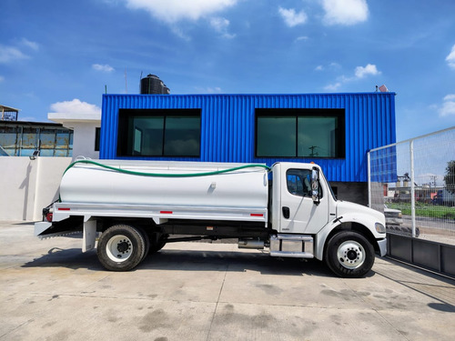 Freigthliner M2 Pipa Agua 10.000 L
