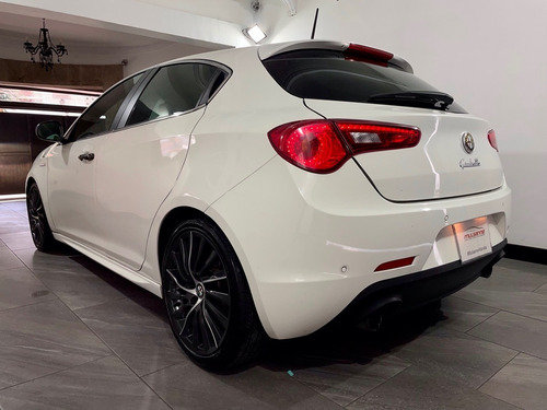 Imagen 4 de 15 de Alfa Romeo Giulietta 2016