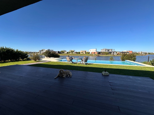 Casa En Venta, San Sebastian, Apta Credito, Area 10