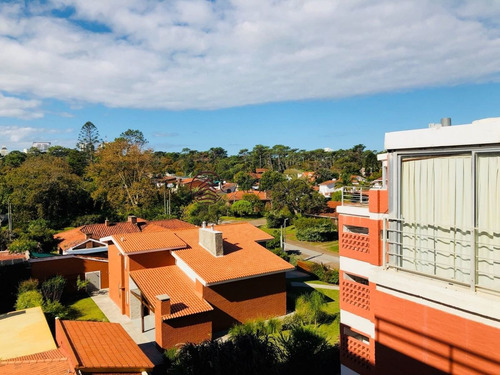 Imagen 8 de 25 de Apartamento Frente A La Mansa, Vista Franca Al Mar! - Punta Del Este Mansa