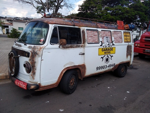 Vw Kombi 95 Customizada