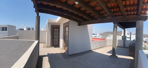 Imagen 3 de 14 de Qh1 Casa En Venta En Colinas De Juriquilla Con Techos De Doble Altura