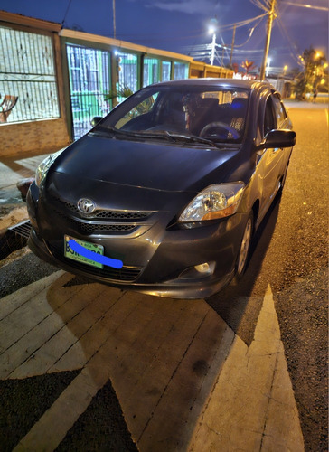 Imagen 6 de 12 de Toyota Yaris 2007 Americana