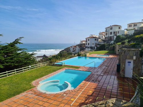 Departamento Con Bajada Directa A La Playa