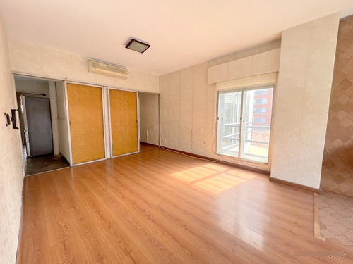 Venta Hermosa Casa De Altos, La Blanqueada, 2 O 3 Dormitorios, Al Frente, Balcón, Terraza, Sin Gastos Comunes, Independiente, Divina