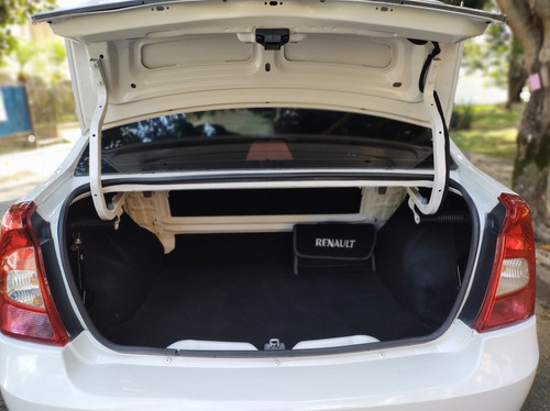 Renault Logan 2015 1.6 Expression