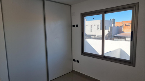 Imagen 19 de 30 de Duplex A Estrenar