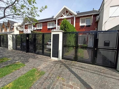 Lindo Triplex Al Frente Con Cochera Y Fondo