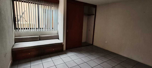 Casa En Venta, Jardines De Satélite, Naucalpan, 5 Recamaras.