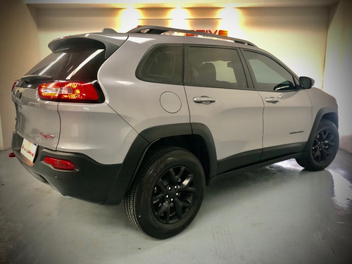 Jeep Cherokee Trailhawk Autodrive