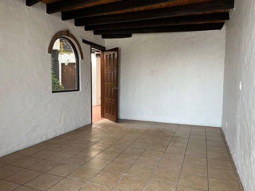 Casa Con Uso De Suelo En Renta-toluca-1,150m2