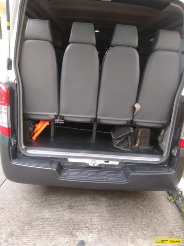 Nissan Urvan 2.5 Nv350 5 P