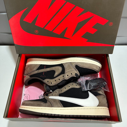 Tenis Air Jordan 1 Low Travis Scott Mocha 41 (Usado)