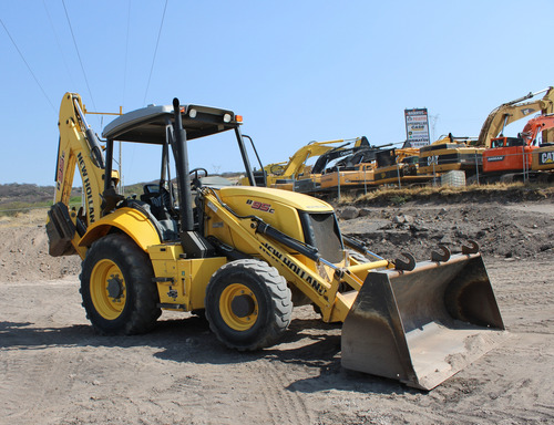 Retroexcavadora New Holland B95c 4x4 2015