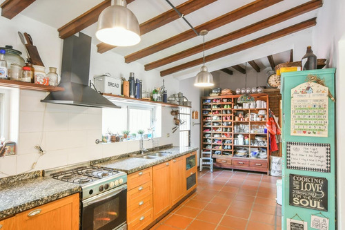 Casa De 4 Dormitorios En Venta - Reciclada - Alberdi