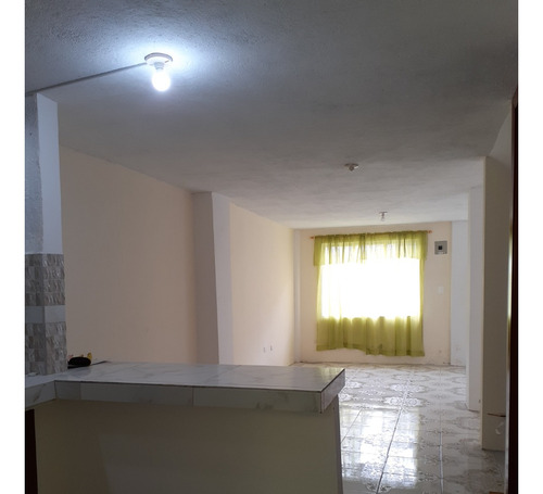 Imagen 12 de 23 de Vendo Casa Independiente Con Opcion A Construir Otros Pisos, Calle Principal, Norte De Quito Carapungo