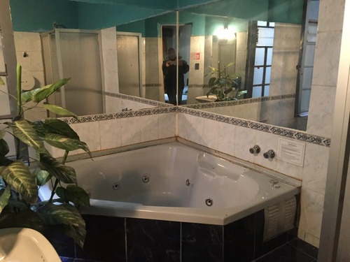 Hotel En Venta,  Santiago Centro, A Pasos De Cumming