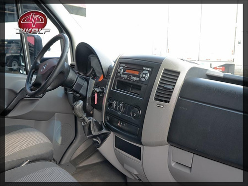 Imagem 15 de 20 de Mercedes Sprinter Street Com Baú Usada 2016