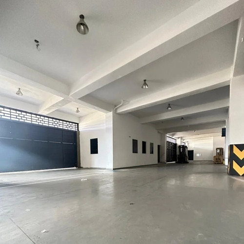 Imagen 6 de 9 de Lp Alquilo Edificio Comercial Empresarial En La Concordia