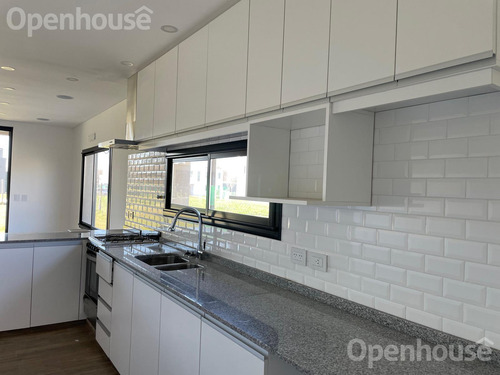 Oportunidad De Casa En El Barrio De San Pablo Impecable!!!!!