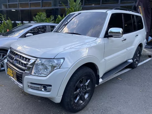 Mitsubishi Montero 3.8 L 2016