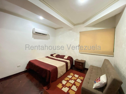 Apartamento En Venta En Urbanización La Soledad Con Planta Eléctrica Total Pozo De Agua Excelente Condominio Nela 25-21841