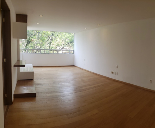 Super Departamento En Calle Cerrada!!