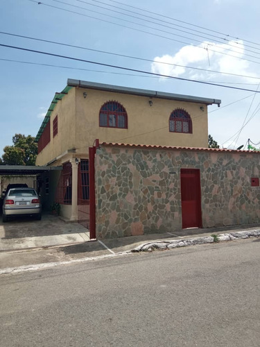 Casa En Venta/ Simón Rodríguez Sector Santa Rita Aragua/ Pg1112