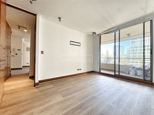 Departamento En Arriendo De 2 Dorm. En Las Condes