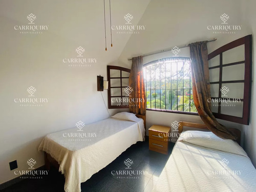 Casa En Venta En Manantiales
