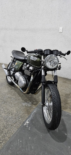 Triumph Thruxton 900