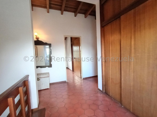 En Venta Hermosa Casa Con Anexo Y Amplio Jardín En Santa Paula