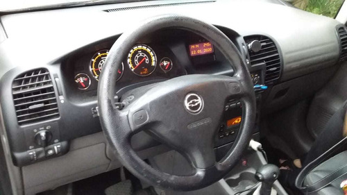 Chevrolet Zafira, 5 Portas, 7 Lugares, Automática 2.0 Flex