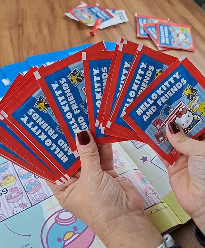 Kit Com 5 Pct De Figurinhas - Cada Pacote Contém 5 Unidades