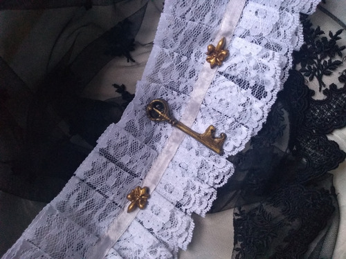 Gorguera Gotica Victoriano Steampunk Llave Barroco Dark Blanco