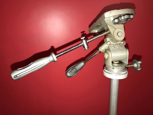 Tripé Gitzo Cremaillere 1 Super + Cabeça Gitzo R2 Manfrotto (Usado)