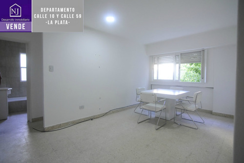 Imagen 3 de 14 de Departamento 2 Dormitorios En Venta - 10 Y 54 - La Plata
