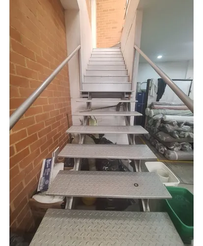 Bodega En Venta, Barrios Unidos, Sobre Vía Principal